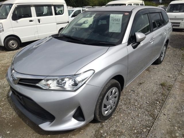 12583 Toyota Corolla fielder NZE164G 2018 г. (LUM Tokyo Nyusatsu)